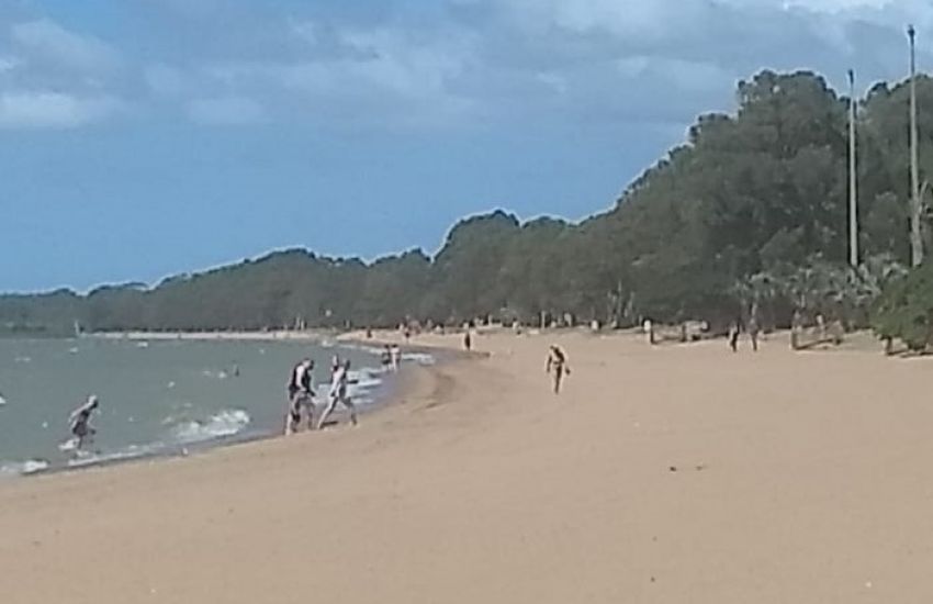 COVID-19: agentes realizam orientações na orla da praia de Arambaré 