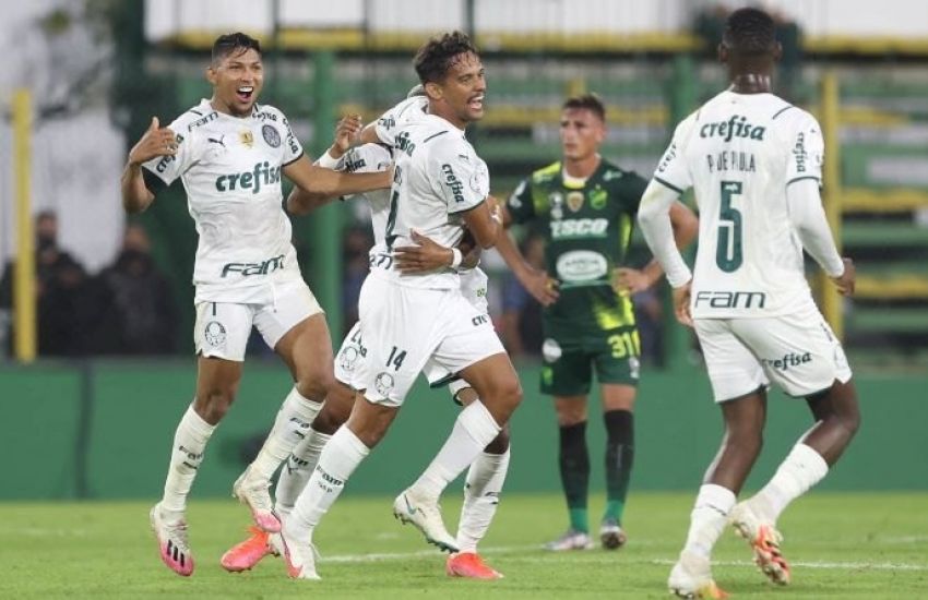 Palmeiras vence e fica perto do título da Recopa Sul-Americana 