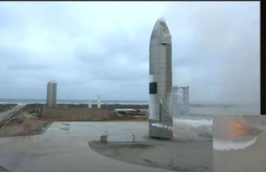 Protótipo da SpaceX realiza voo e aterrissagem com sucesso 