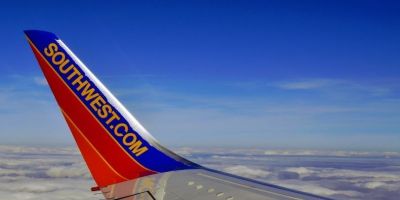 Piloto de avião é preso após ser flagrado assistindo pornografia durante voo