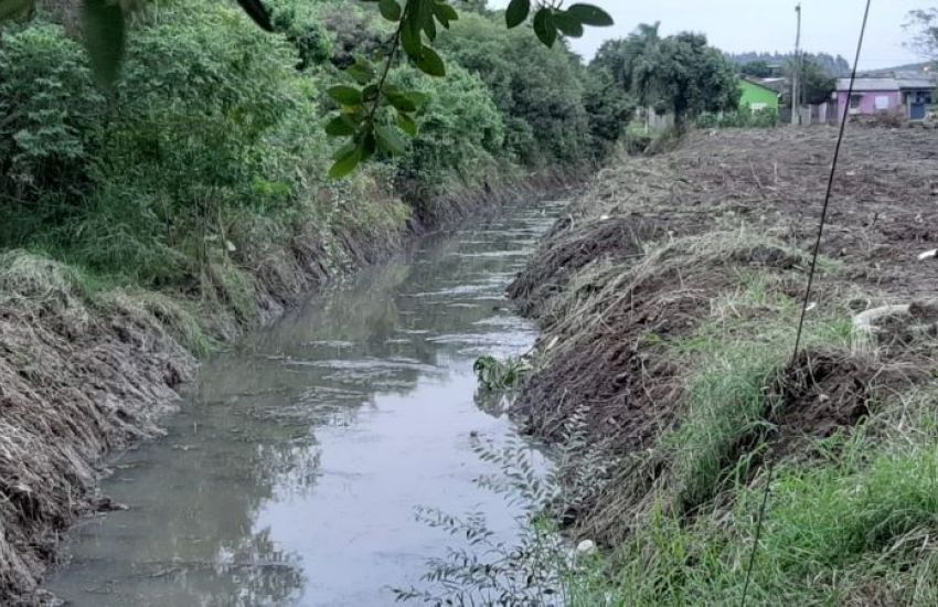 Trabalhos de drenagem são realizados em Camaquã 