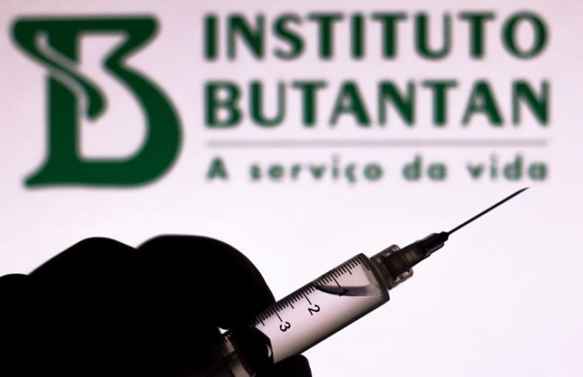 Butantan entrega 800 mil doses de vacinas contra a covid-19 ao PNI 