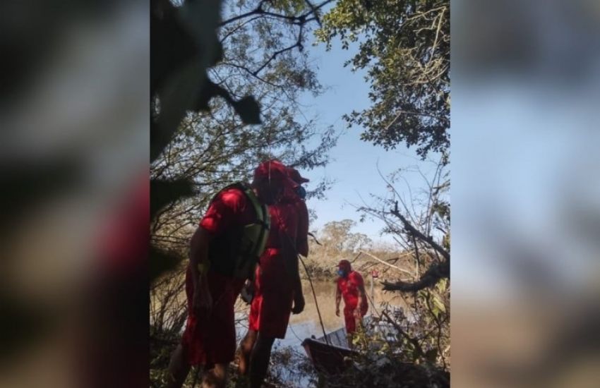 URGENTE: Corpo de Bombeiros Voluntários retira corpo de sanga em Tapes 