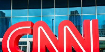 CNN norte-americana demite funcionários não vacinados que foram trabalhar