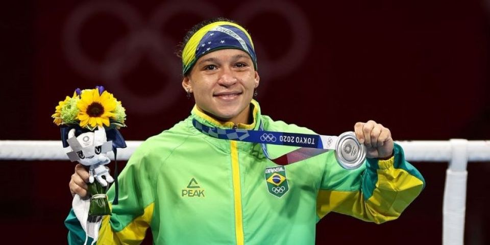Olimpíada de Tóquio: Bia Ferreira conquista prata no boxe