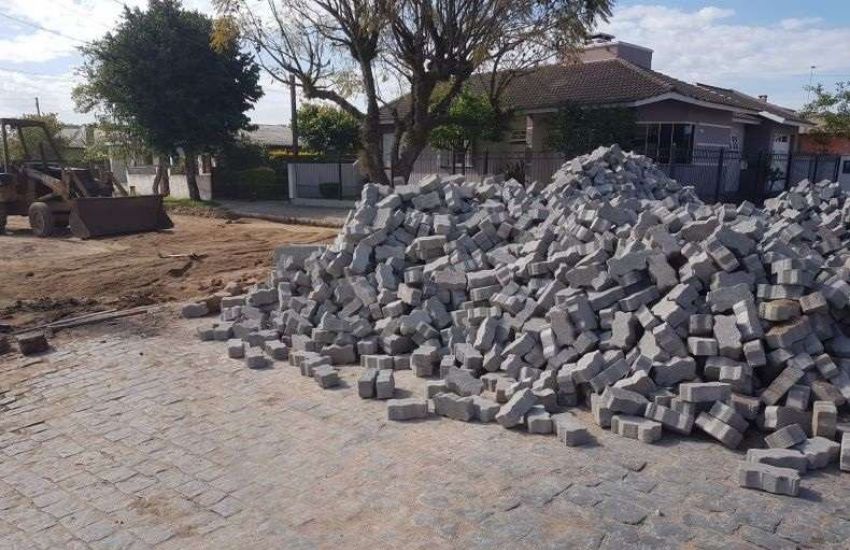 Obras de pavimentação são reiniciadas em Camaquã 