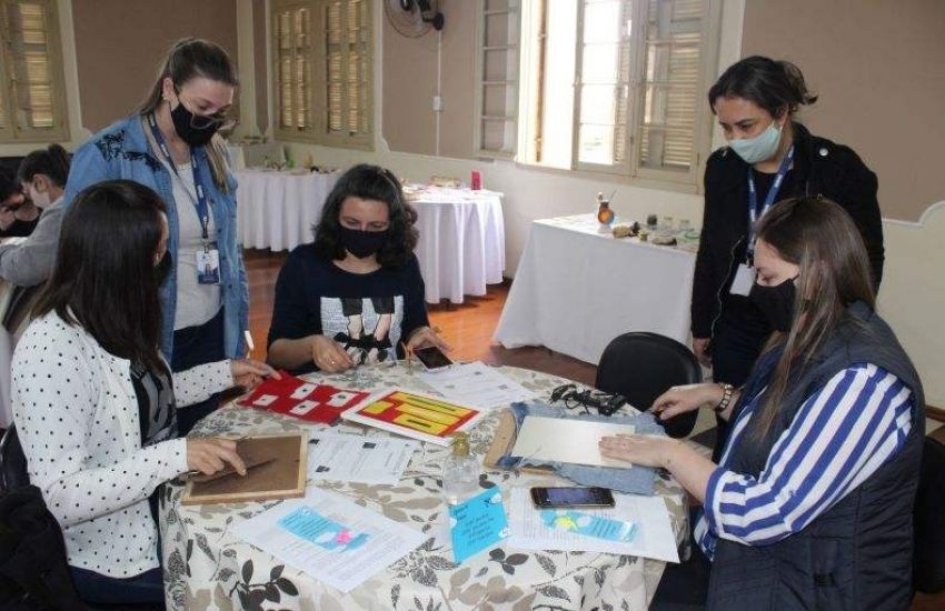 Professores de Camaquã participam de Oficinas de Criação de materiais pedagógicos 