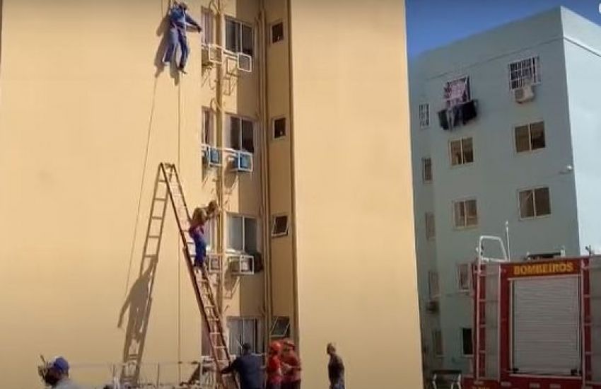 Andaime despenca e funcionários ficam presos durante obra em São Lourenço do Sul  