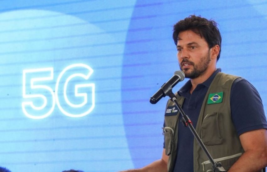 Investimentos do 5G vão universalizar internet no Brasil, diz ministro 