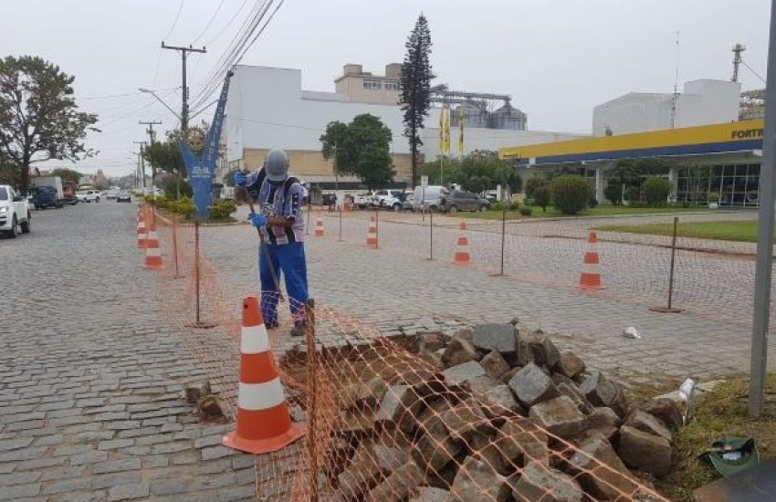 Iniciam as obras na Avenida José Loureiro da Silva em Camaquã 