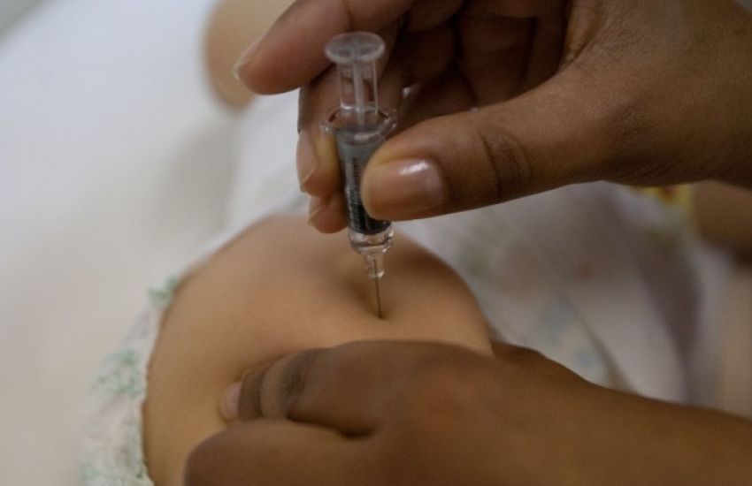 Sem vacinação, sarampo pode causar até três mortes a cada mil casos em crianças 