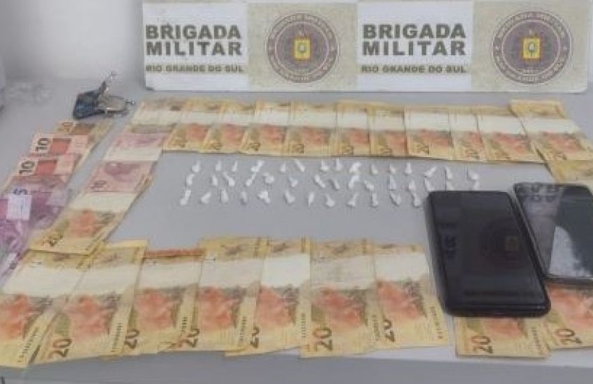 Dupla é presa por tráfico de drogas em São Lourenço do Sul 