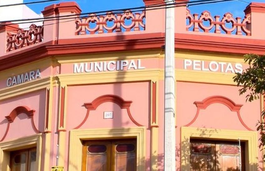 Projeto que garante reserva de vagas para pessoas trans e travestis é aprovado em Pelotas 