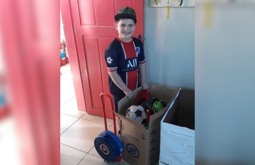 Corpo de Bombeiros recolhe doações de brinquedos e alimentos para entregar às crianças carentes em Camaquã 