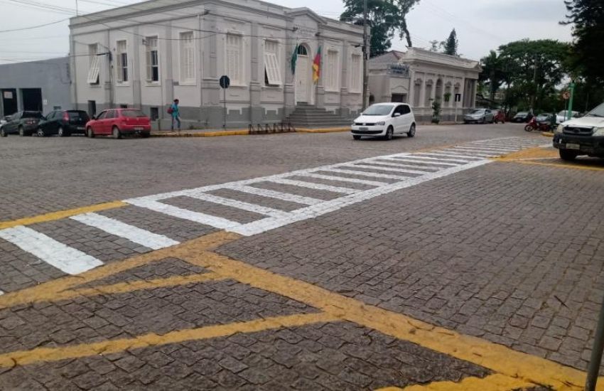 Divisão de Trânsito realiza manutenção na sinalização de Camaquã  