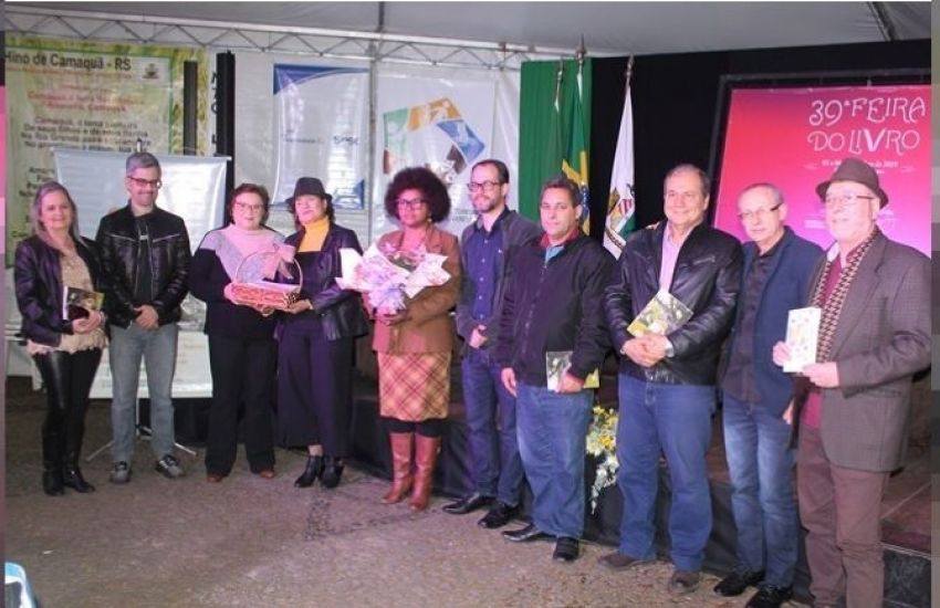 CAPOCAM lança hoje na Feira do Livro a antologia “A poesia em tempos de pandemia” 