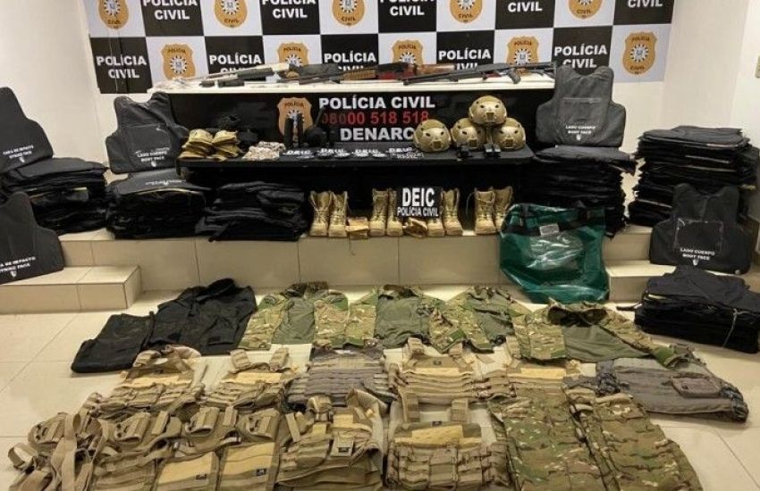 Armas de fogo e material tático das polícias são apreendidos em Canoas  