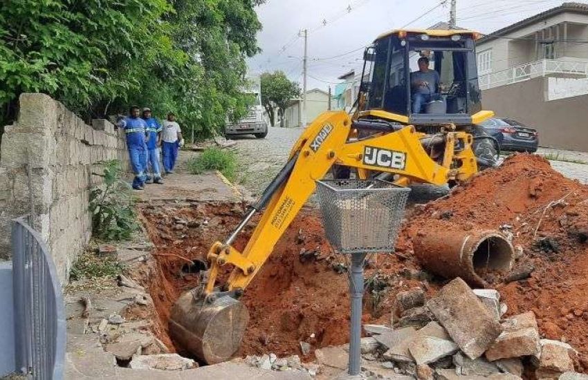 Secretaria da Infraestrutura realiza trabalhos de drenagem e patrolamento em Camaquã  