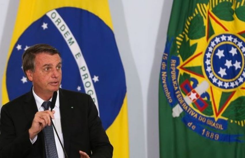 Bolsonaro regulamenta auxílio gás e Programa Alimenta Brasil 