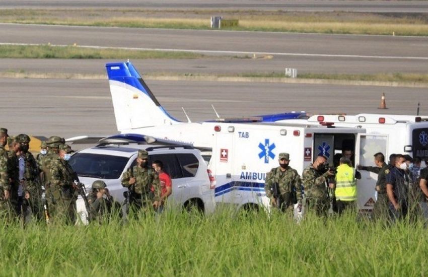 Explosões de bombas matam três pessoas em aeroporto da Colômbia 