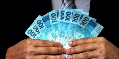 AUXÍLIO BRASIL: beneficiários com NIS final 7 recebem nesta segunda