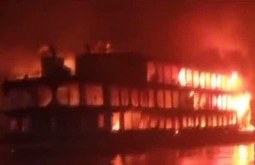 Incêndio na casa de máquinas de balsa mata pelo menos 38 pessoas 