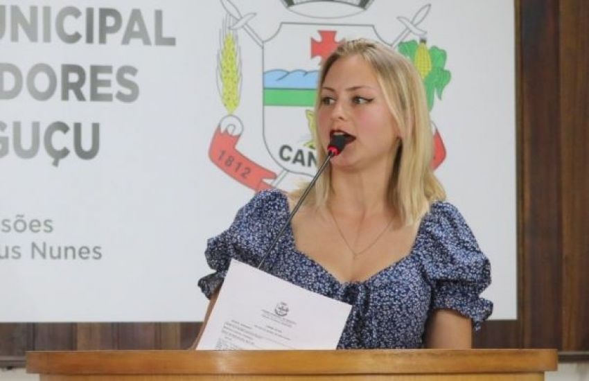 Vereadora eleita para cargo na mesa diretora por conta da beleza renuncia ao posto no Sul do RS 
