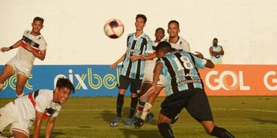 Grêmio bate Santa Cruz e avança de fase na Copinha 