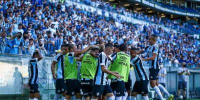 GAUCHÃO: Grêmio goleia São Luiz na estreia de Roger Machado
