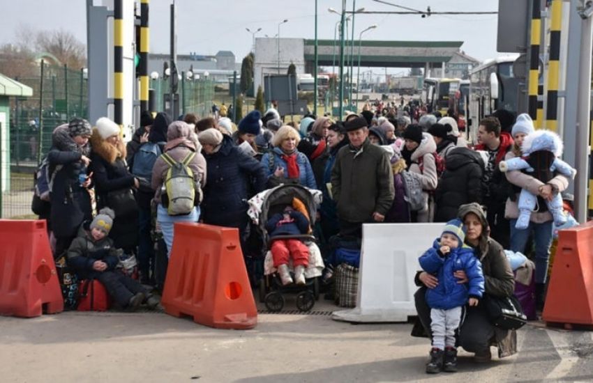 Número de refugiados ucranianos pode chegar a 1,5 milhão 