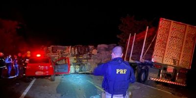 Acidente envolvendo quatro veículos deixa seis mortos e 12 feridos na BR-290 em Rio Pardo