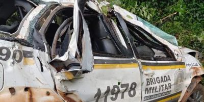 Policiais militares ficam feridos em acidente com viatura na BR-386 na Região Metropolitana