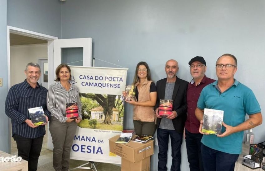 Escolas municipais de Camaquã recebem livros de poesia da Capocam 