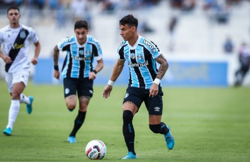 Grêmio desperdiça pênalti, perde gols e só empata com Ponte Preta na estreia da Série B 