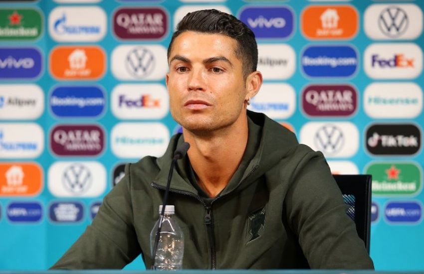 Cristiano Ronaldo anuncia a morte do filho recém-nascido e diz que o nascimento de sua irmã gêmea 'nos dá força' 