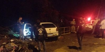 Polícia identifica vítimas encontradas em porta-malas de carro na Região Metropolitana