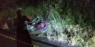 Casal morre em acidente entre moto e carro na ERS-332 em Anta Gorda