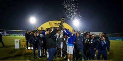 Grêmio goleia Glória e conquista o tricampeonato da Recopa Gaúcha