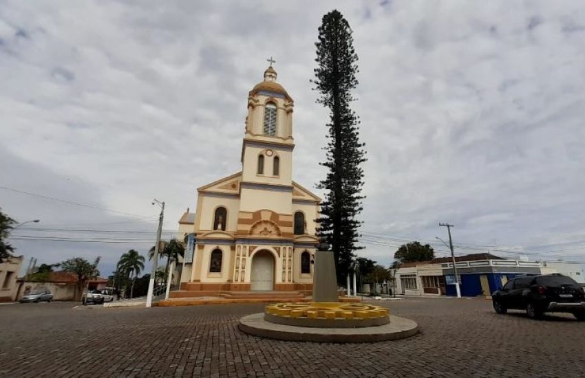 Acendimento da fogueira de São João e show em frente à Igreja Matriz são cancelados em Camaquã 