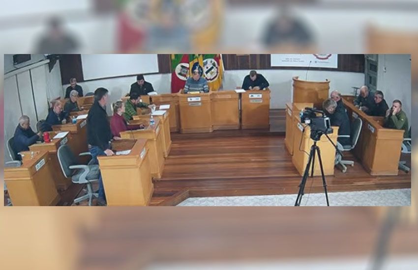 Moradores de Canguçu pedem revogação de Projeto de Lei que institui Cota de Combustível para vereadores 