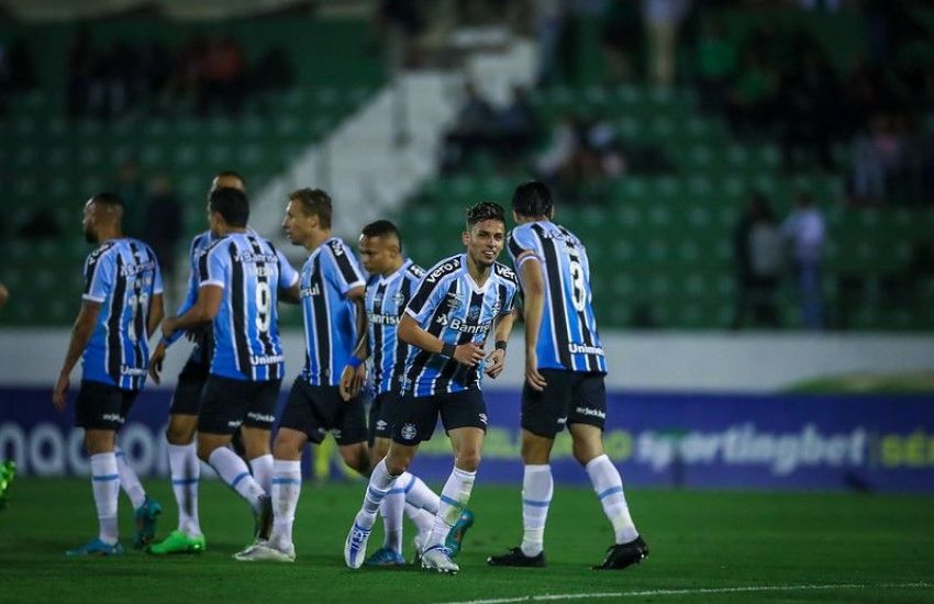 Grêmio volta a vencer fora de casa e assume vice-liderança da Série B 
