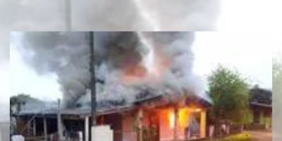 Corpo decapitado é encontrado em casa incendiada em Nova Santa Rita