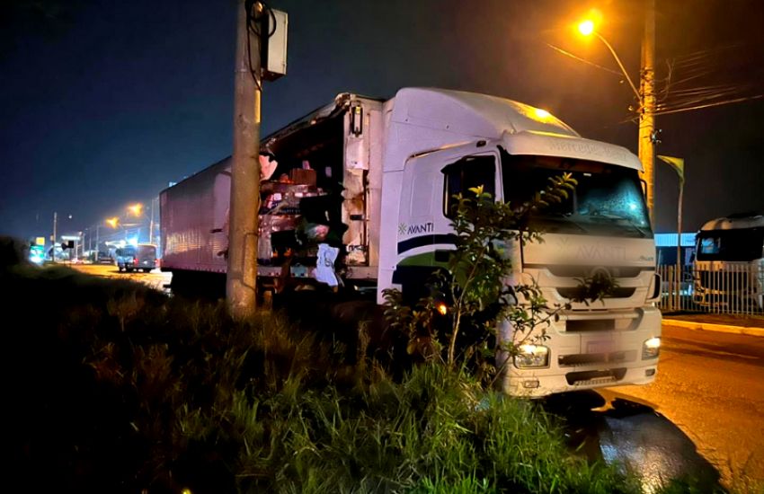 Acidente envolvendo caminhão e ônibus deixa quatro feridos em Eldorado do Sul 