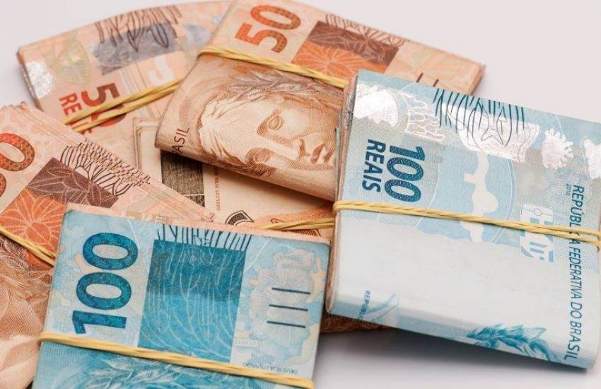 Lei de Diretrizes Orçamentárias prevê mínimo de R$ 1.294 em 2023 