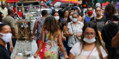 Brasil registra 147 mortes e 17,7 mil novos casos de covid-19 em 24h
