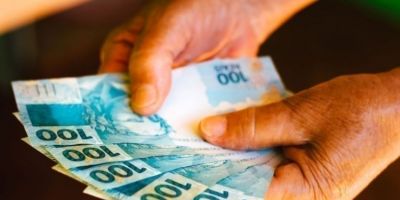 Caixa começa a pagar Bolsa Família com adicional de R$ 150 para beneficiários com NIS de final 2