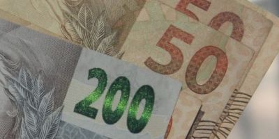 Caixa paga Bolsa Família com adicional de R$ 150 a beneficiários com NIS de final 3