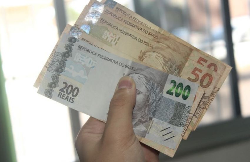 Bolsa Família com adicional de R$ 150 é pago aos beneficiários com NIS de final 4 