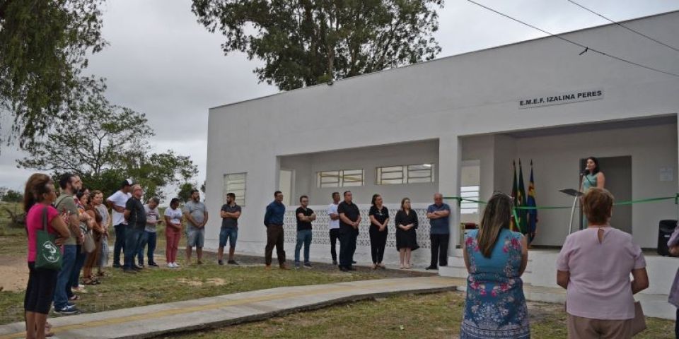 Prefeitura de Tapes reinaugura Escola Municipal de Ensino Fundamental Izalina Peres