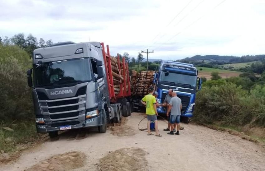 Justiça proíbe circulação de caminhões bitrem nas estradas municipais de Dom Feliciano 